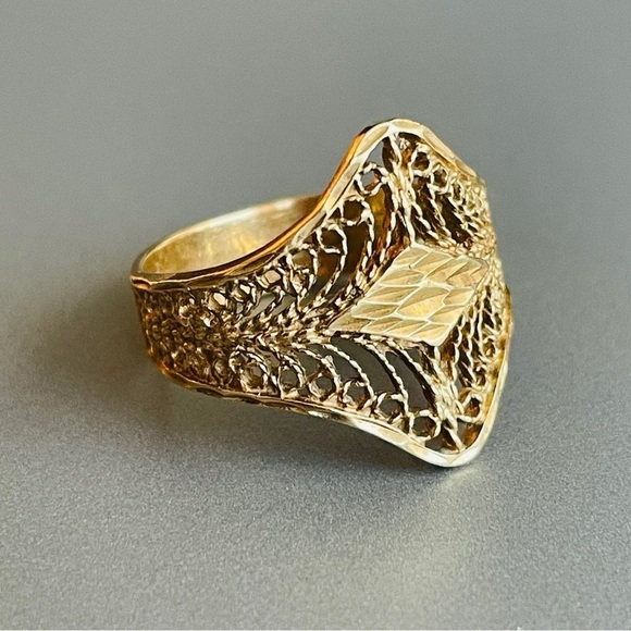 14k Gold Diamond Cut OpenWork Filigree Vintage Ring - Picture 8 of 9